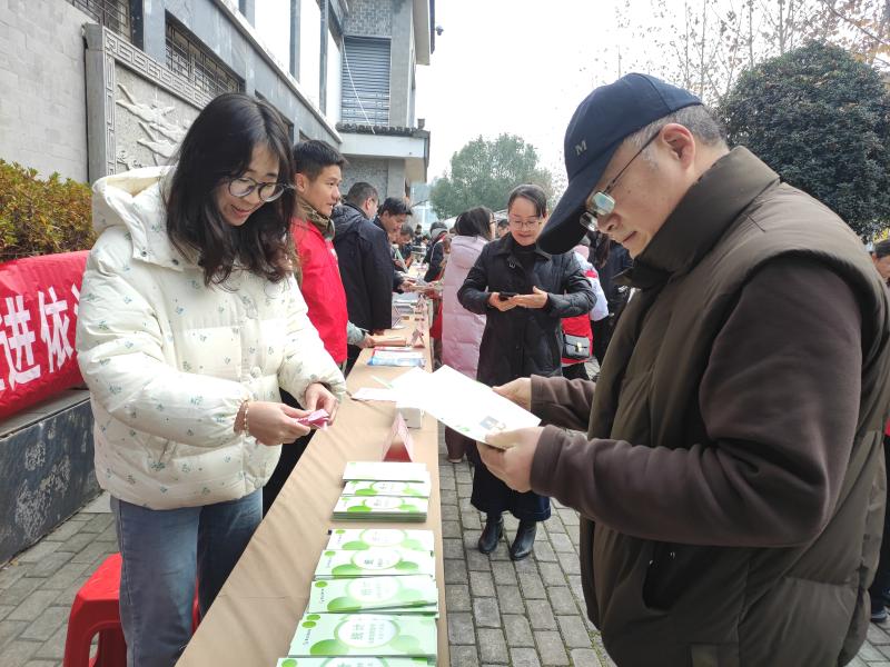 区统计局：弘扬法治精神 共筑统计诚信