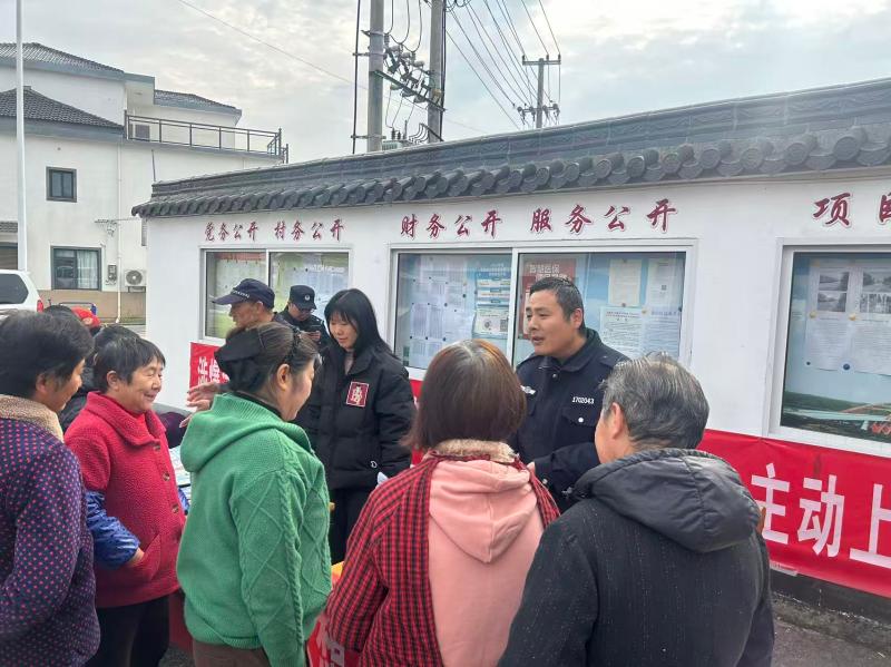 太平湖镇：多维宣传强监督 小微权力晒阳光